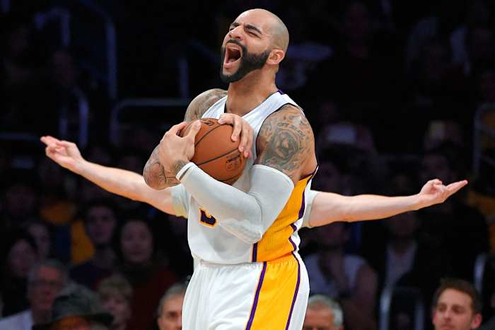 Carlos-Boozer-2015-0111-foul-face-react.jpg